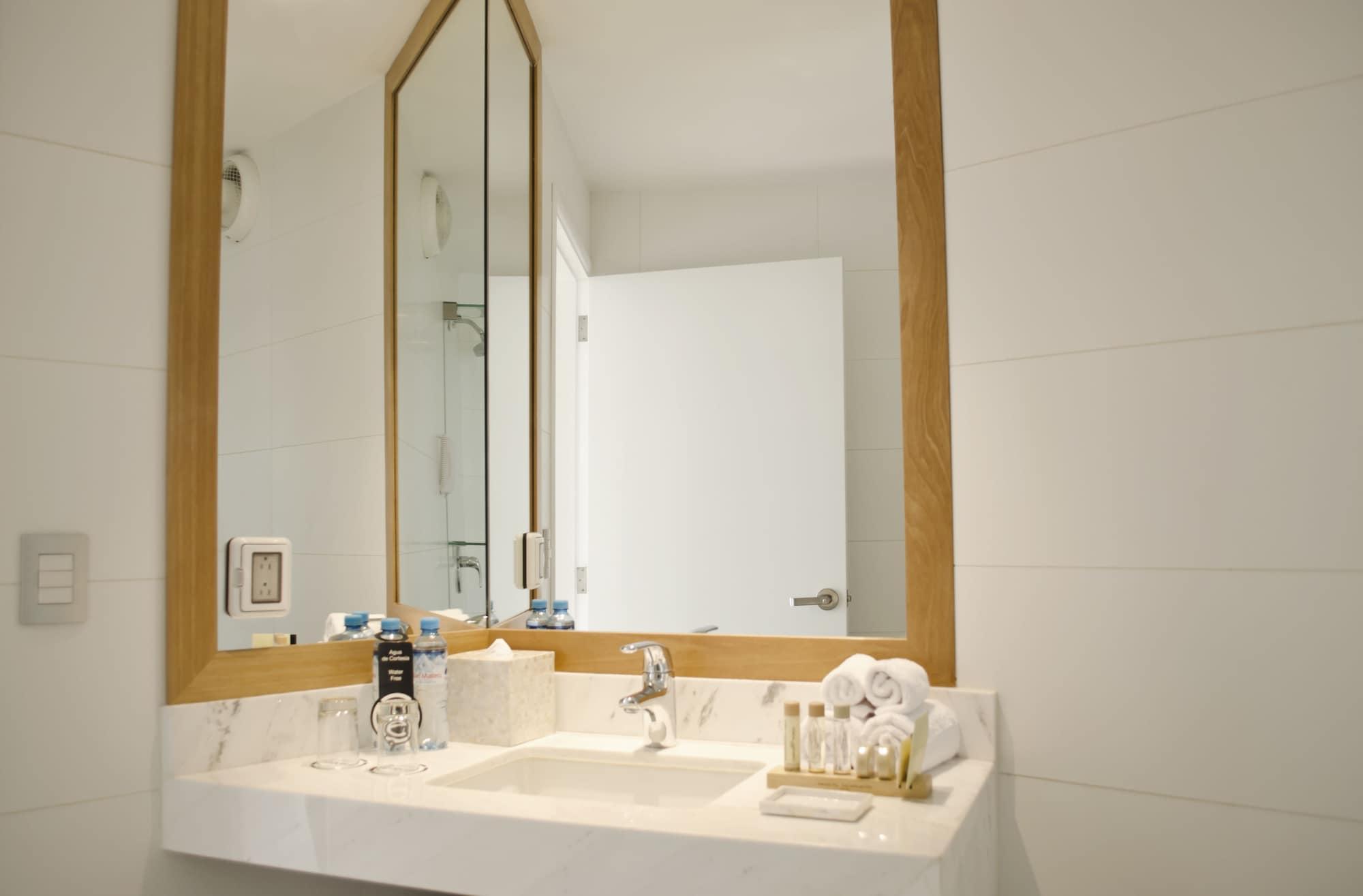 Ramada Encore By Wyndham Lima San Isidro מראה חיצוני תמונה