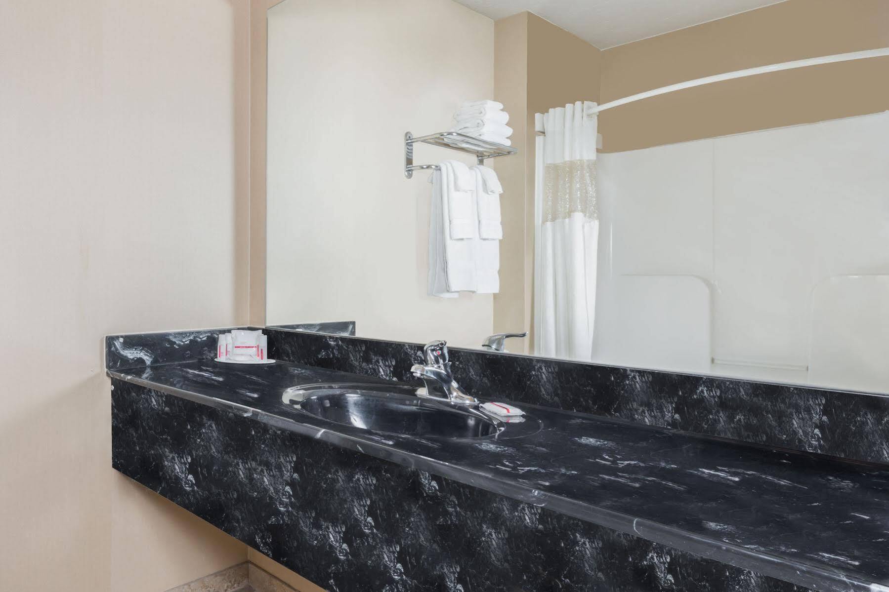 Ramada Encore By Wyndham Lima San Isidro מראה חיצוני תמונה